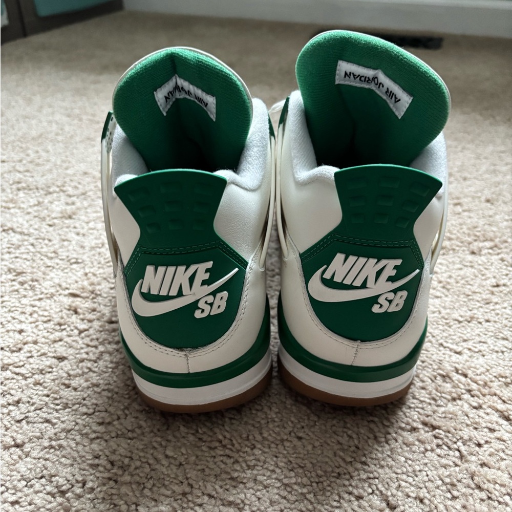 Jordan 4 SB Pine Green - Picture 3 of 7
